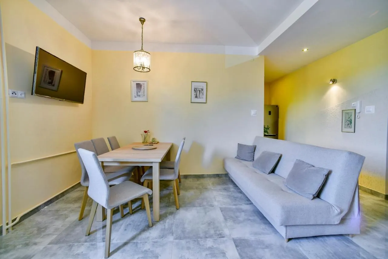 Daire Apartament U Ewy W Kolobrzegu Podczele - 2 Sypialnie 50M2, Wifi I Darmowy Parking!